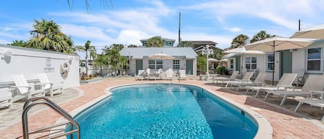 Appartement, 1 queensize bed met slaapbank (The Bungalows #4) | Zwembad | Een verwarmd zwembad