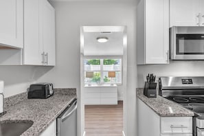 Condo, 1 giường cỡ queen và sofa giường (The Bungalows #4) | Bếp riêng