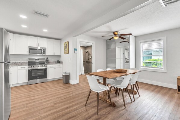 Estudio, varias camas (The Bungalows #10) | Cocina privada