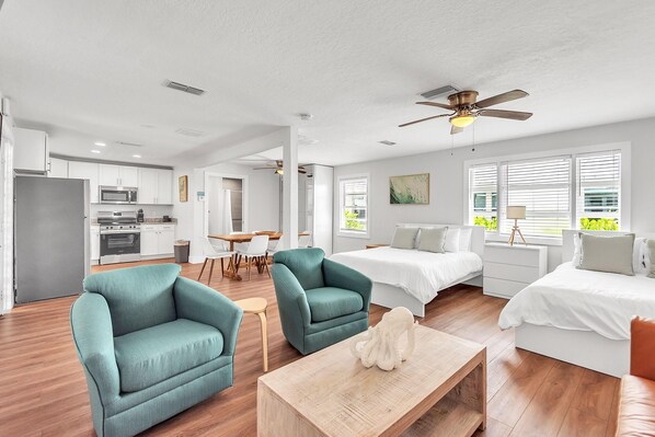 Studio, Multiple Beds (The Bungalows #10)