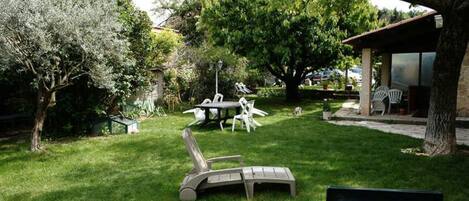 屋外ダイニングエリア