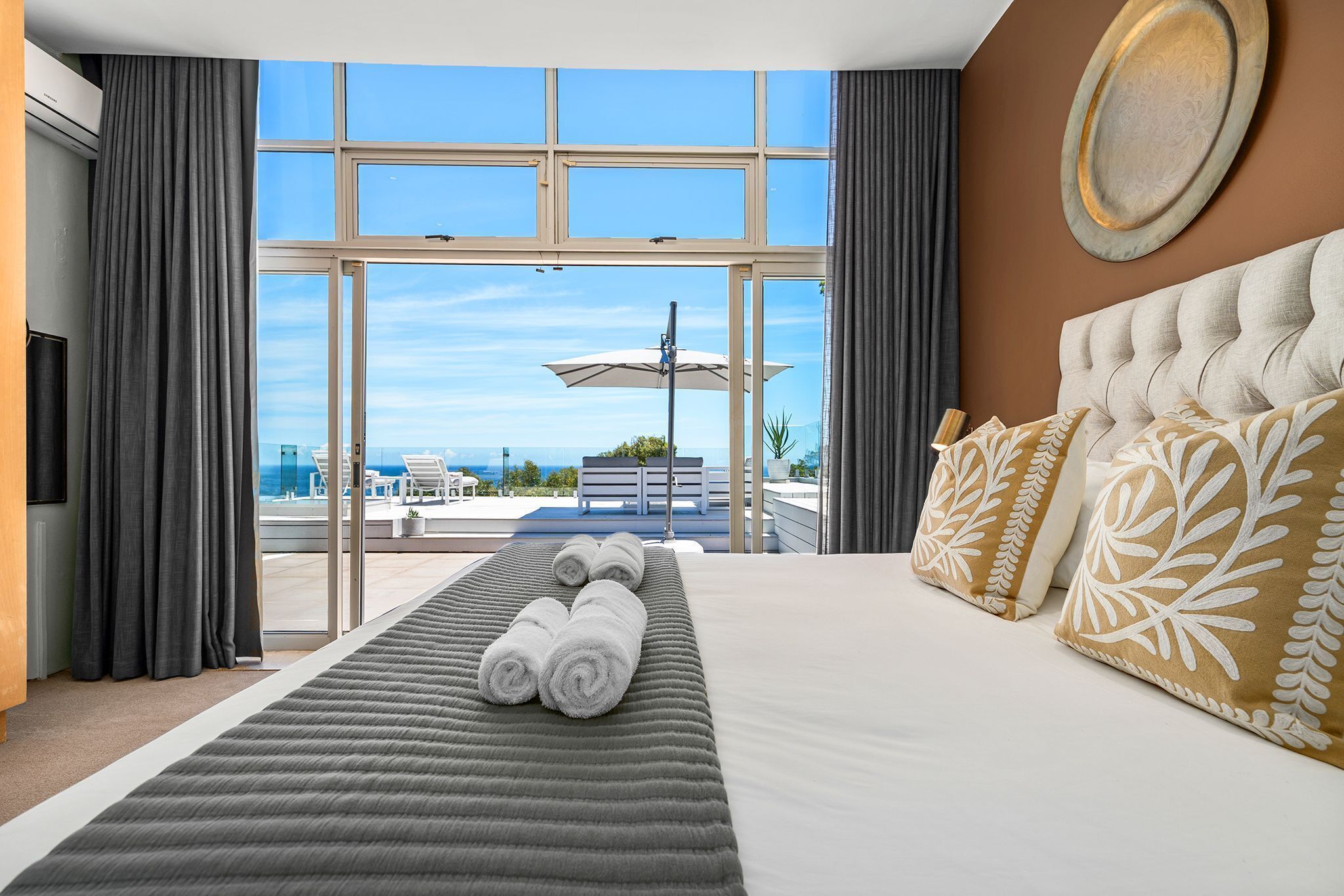 3 عدّة غرف نوم وواي فاي مجانًا وملاءات أسرّة