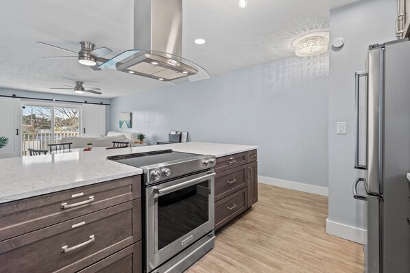 Microwave, oven, stovetop, dishwasher