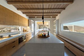 Microwave, dishwasher