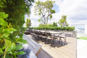 屋外ダイニングエリア