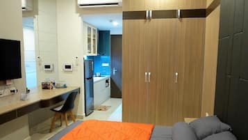 1 bedroom, iron/ironing board, WiFi, bed sheets