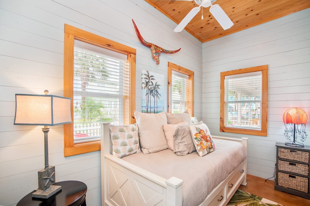 House, Non Smoking | Blackout drapes, iron/ironing board, free WiFi