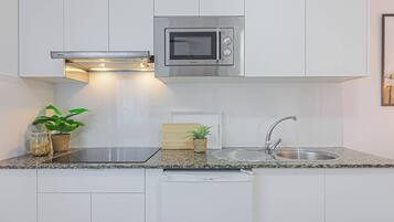 Apartment, 1 Bedroom | Private kitchen