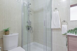 Apartment, 1 Bedroom | Bathroom