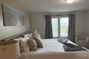 5 bedrooms, iron/ironing board, WiFi