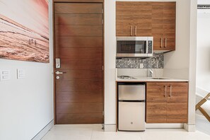 Fridge, microwave, stovetop, coffee/tea maker - Luxury Studio in Cabo San Lucas! Great Location, Pool, Gym & Paddle Court Access (Cabo San Lucas)