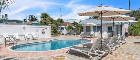 Estudio, 1 cama de matrimonio (The Bungalows #8) | Piscina | Una piscina climatizada