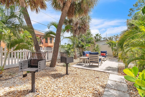 Studio, 1 Queen Bed (The Bungalows #8) | Terrace/patio