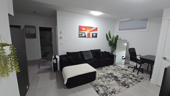 Living area - Enjoy “The Cozy villa 3.0”
2-bedroom building in fantastic Saskatoon with AC (Saskatoon)