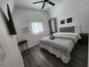 1 bedroom, internet, bed sheets