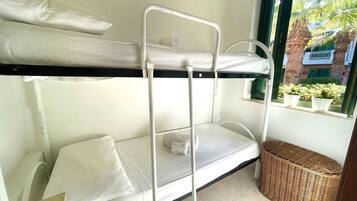 Apartemen | 2 kamar tidur dan dilengkapi dengan perabotan berbeda-beda