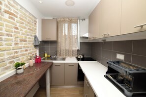 Departamento básico | Cocina privada