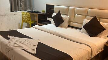 Deluxe Double Room | Desk, free WiFi