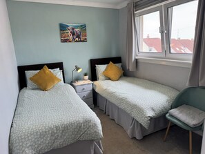 Twin Room, 2 Single Beds, Garden View