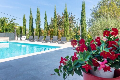 Villa Les Chanteurs - Six Chambres Villa, Couchages 12