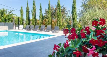 Villa Les Chanteurs - Six Chambres Villa, Couchages 12