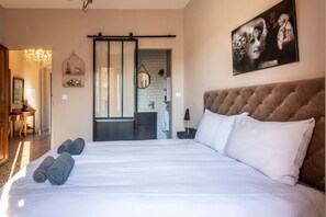 Bügeleisen/Bügelbrett, Internetzugang, Bettwäsche