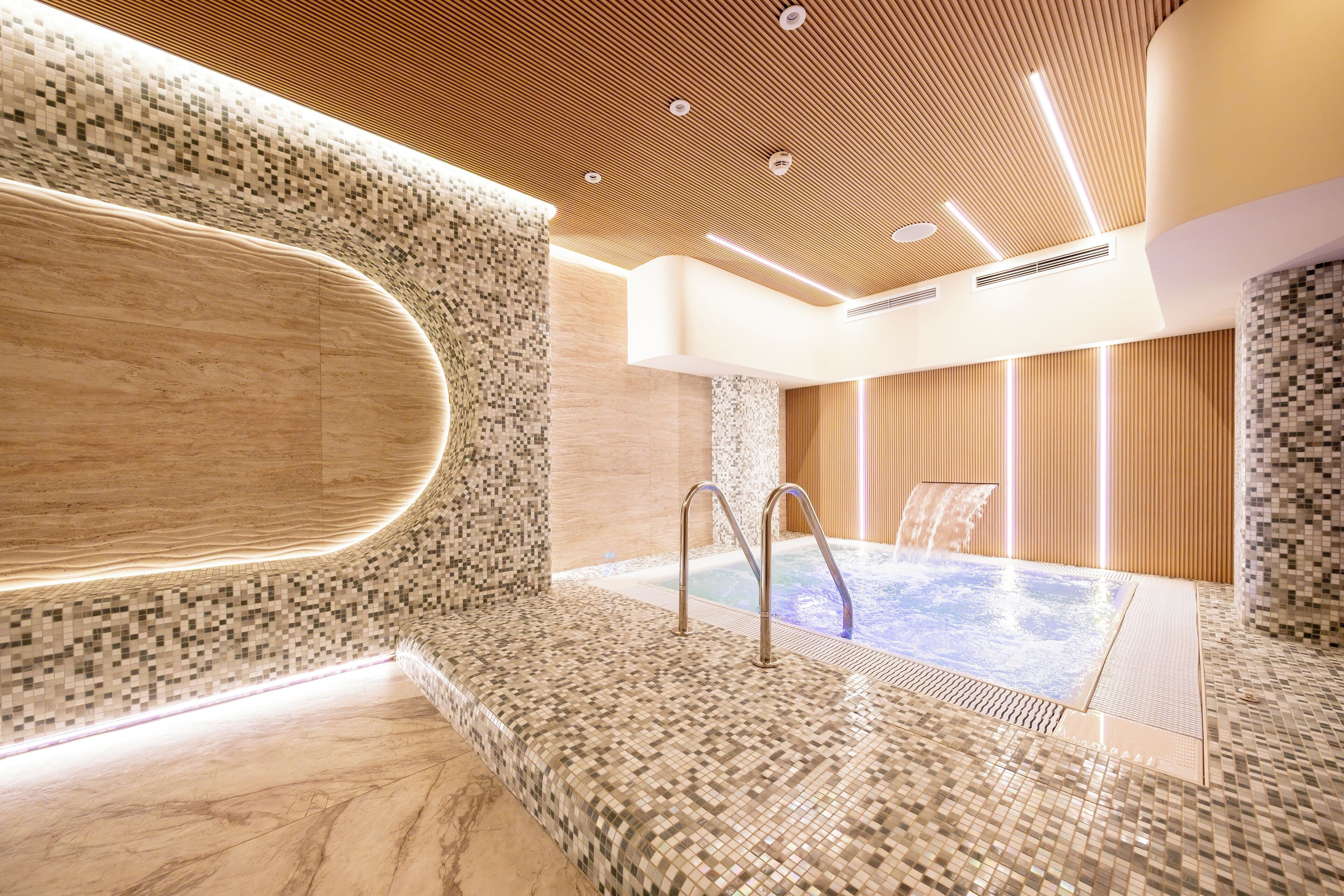 Boblebad, dampbad og massasje