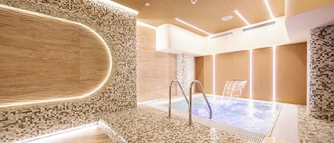 Boblebad, dampbad og massasje