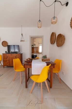 Dining - Holiday Home 'Lu Furru - Coccu Apartment' with Air Conditioning (Telti)