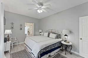 2 bedrooms, desk, iron/ironing board, free WiFi