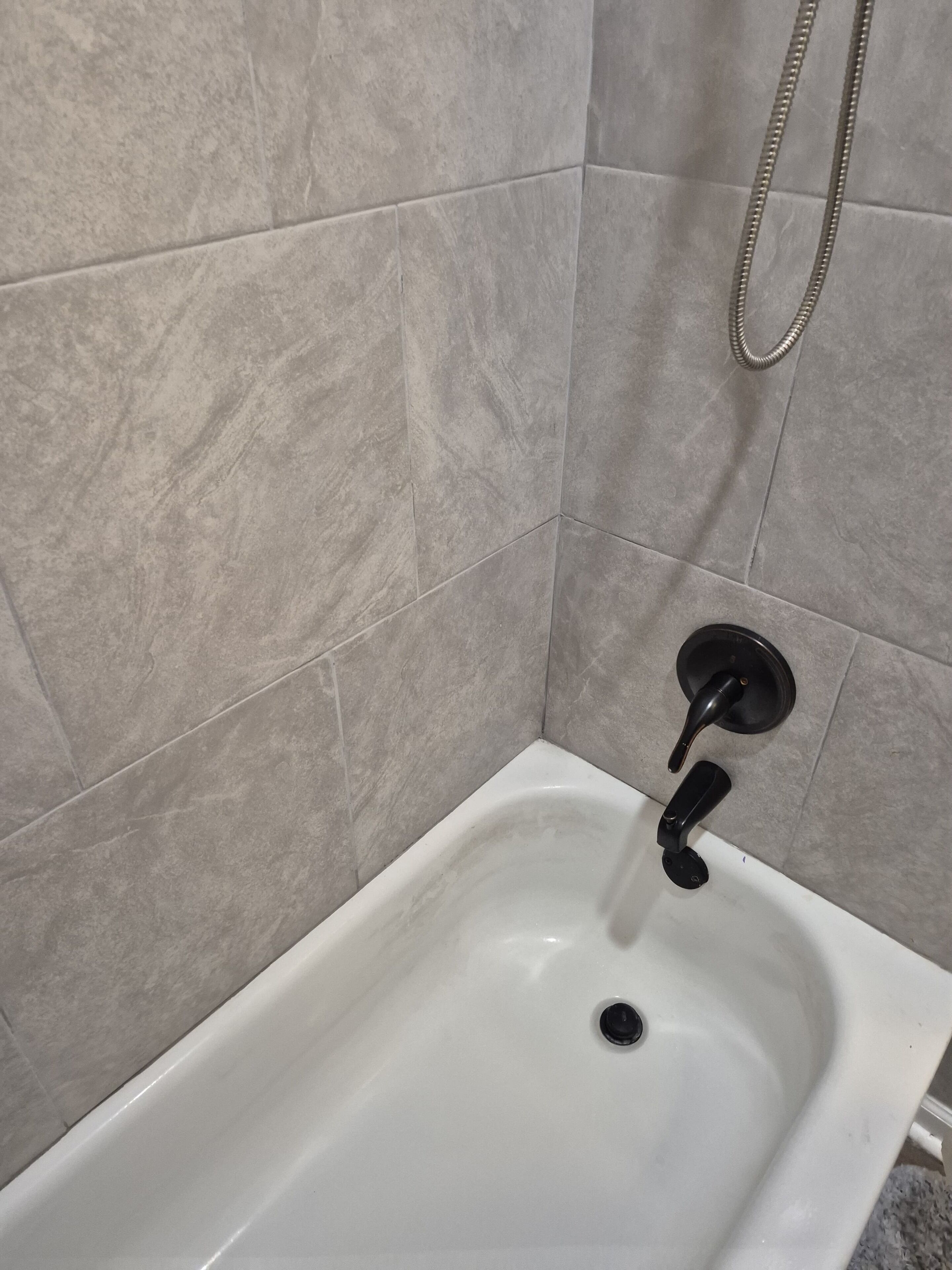 Toallas, jabón, papel de baño 