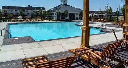 Welcome to a Cozy Waterfront Condo in Charming Cambridge, MD