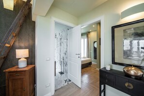 2 bedrooms, iron/ironing board, WiFi, bed sheets - Luxury: Penthouse with Terrace over Florence (Firenze)
