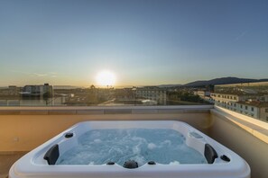 Outdoor spa tub - Luxury: Penthouse with Terrace over Florence (Firenze)