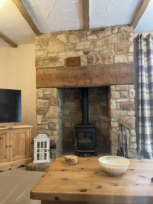 Living area - Riverside Cottage (Newton Aycliffe)