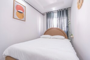 Blackout curtains, soundproofing, iron/ironing board, free WiFi