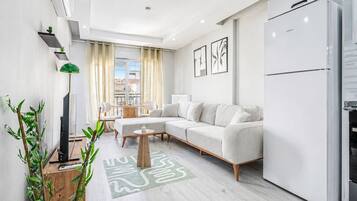 Familienapartment, 2 Schlafzimmer, Nichtraucher, Balkon | Verdunkelungsvorhänge, schallisolierte Zimmer, Bügeleisen/Bügelbrett