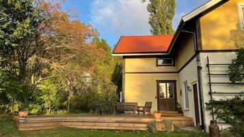 House | Outdoor dining