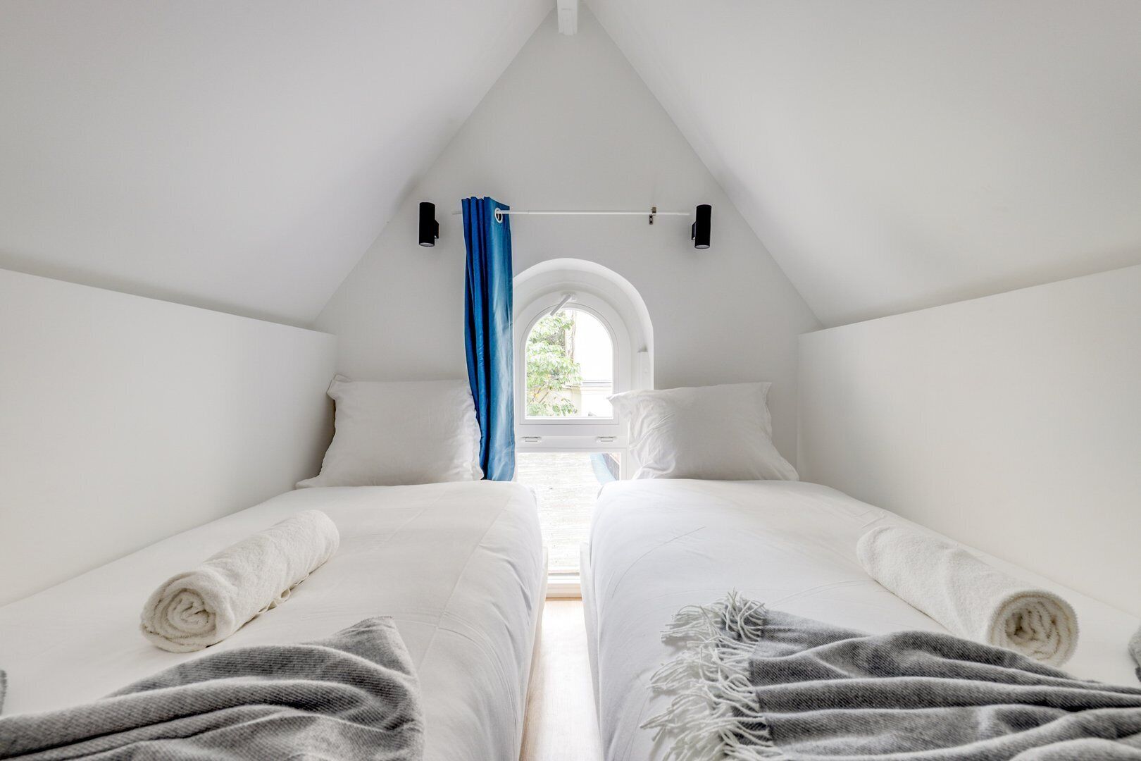 1 bedroom, iron/ironing board, internet, bed sheets