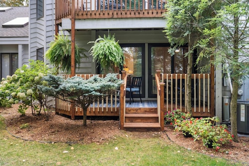 Lakeside Club - 1 Bedroom, 1 bathroom Condo Lake Access