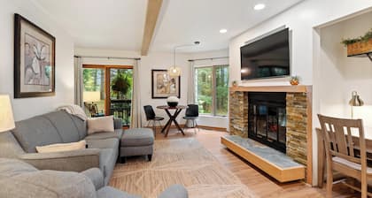 Lakeside Club - 1 Bedroom, 1 bathroom Condo Lake Access