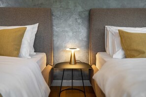 5 عدّة غرف نوم ومكواة/لوح كي وخدمة الإنترنت وملاءات أسرّة