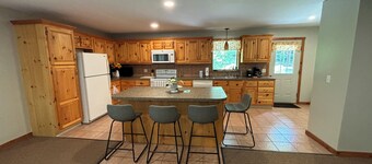 Lovely 2-bedroom apartment only
20 minutes from the All-Star Village!