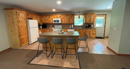 Lovely 2-bedroom apartment only
20 minutes from the All-Star Village!