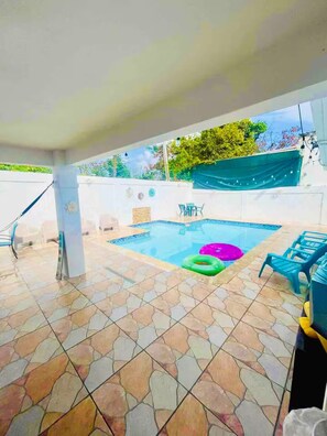 Outdoor pool - Casa Dos Palmas-House with Solar System and just 8 Min from the Airport. (San Juan)