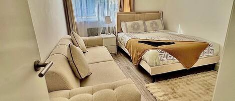 2 室のベッドルーム、アイロン / アイロン台、WiFi、ベッドシーツ