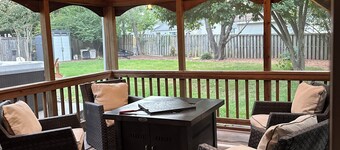 Luxury Modern Herndon Retreat w/ Hot Tub – Minutes from Dulles & Reston.