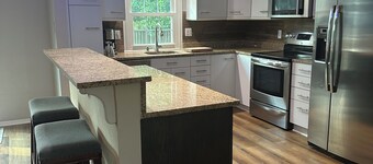 Luxury Modern Herndon Retreat w/ Hot Tub – Minutes from Dulles & Reston.