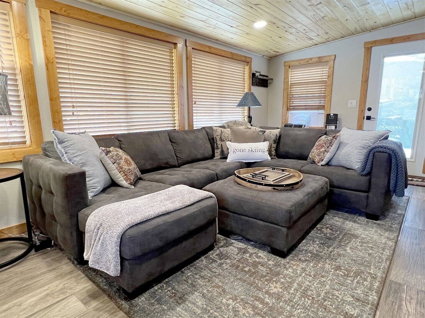 Smart TV, fireplace, video games