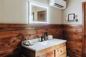 Interior - Rock Pine Cabin - Wooded 5 acre Retreat! (Eldred)